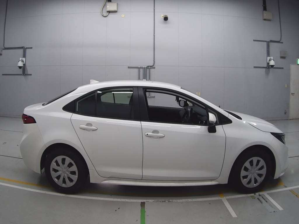 2021 Toyota Corolla Sedan ZWE211[2]