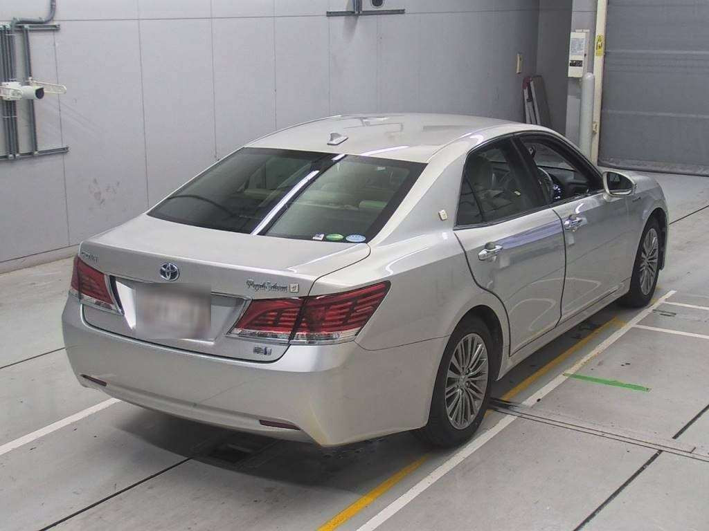 2013 Toyota Crown Hybrid AWS210[1]