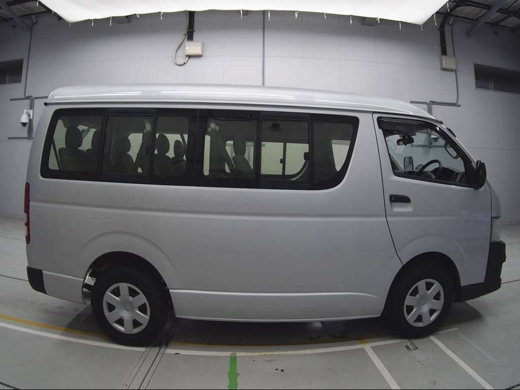 2012 Toyota Hiace Wagon TRH214W[2]