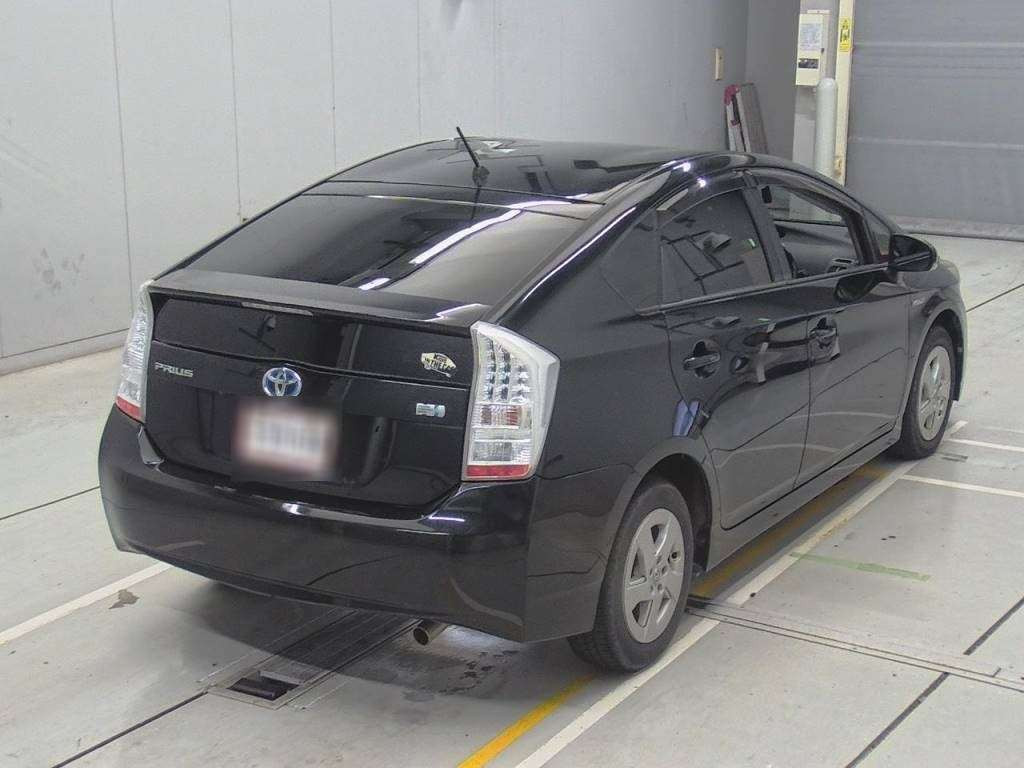 2010 Toyota Prius ZVW30[1]