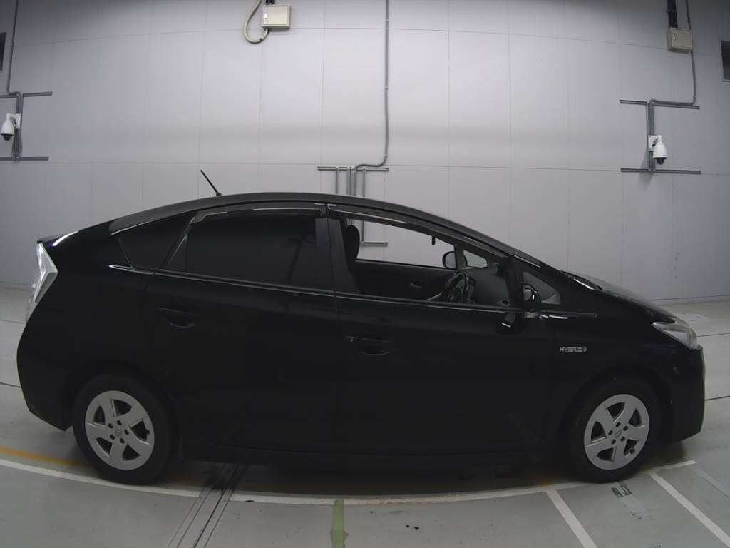 2010 Toyota Prius ZVW30[2]