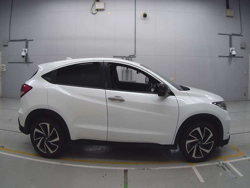 2016 Honda VEZEL RU1[2]