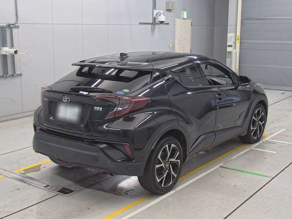 2018 Toyota C-HR ZYX10[1]