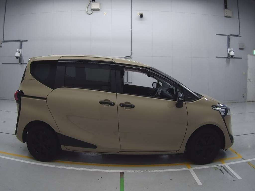 2020 Toyota Sienta NSP170G[2]