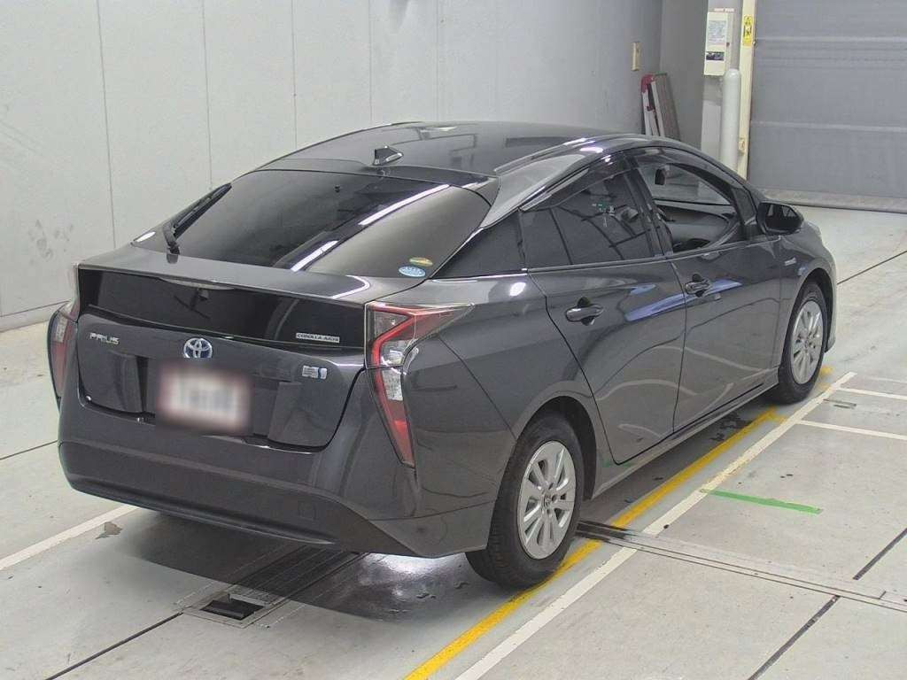 2018 Toyota Prius ZVW50[1]