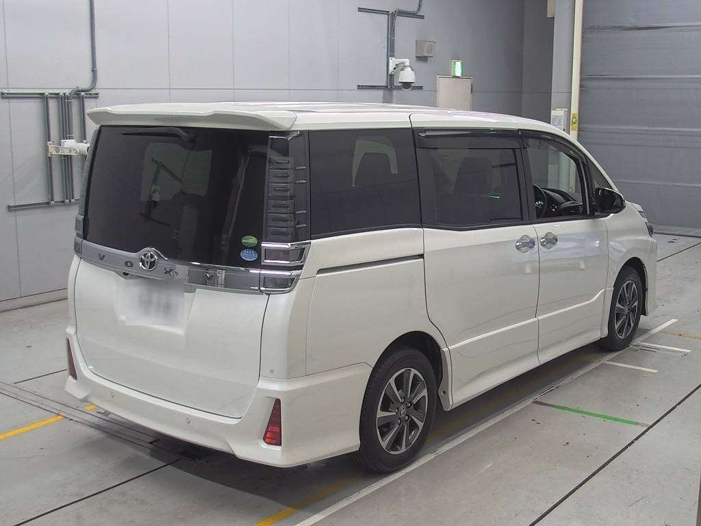 2019 Toyota Voxy ZRR80W[1]