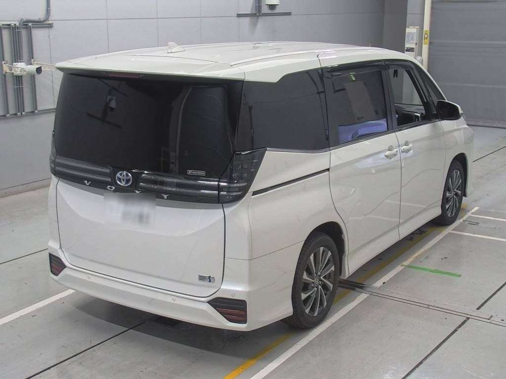 2023 Toyota Voxy ZWR90W[1]