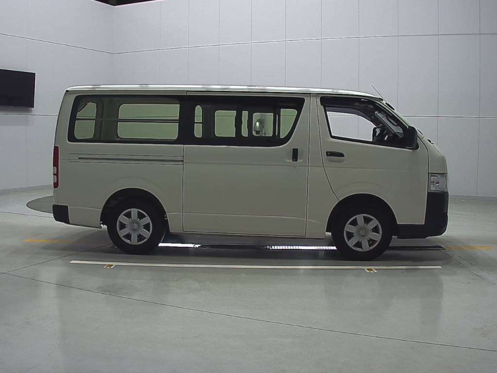 2021 Toyota Hiace Van GDH201V[2]