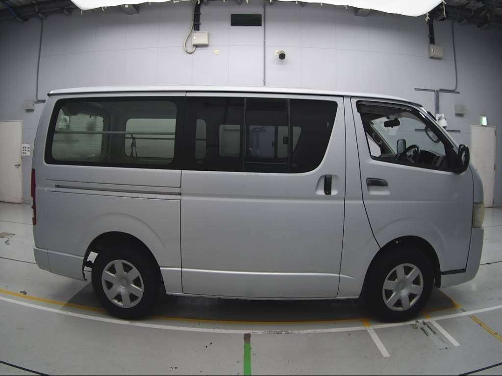 2005 Toyota Hiace Van TRH200V[2]