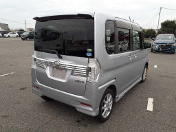 2017 Daihatsu Tanto