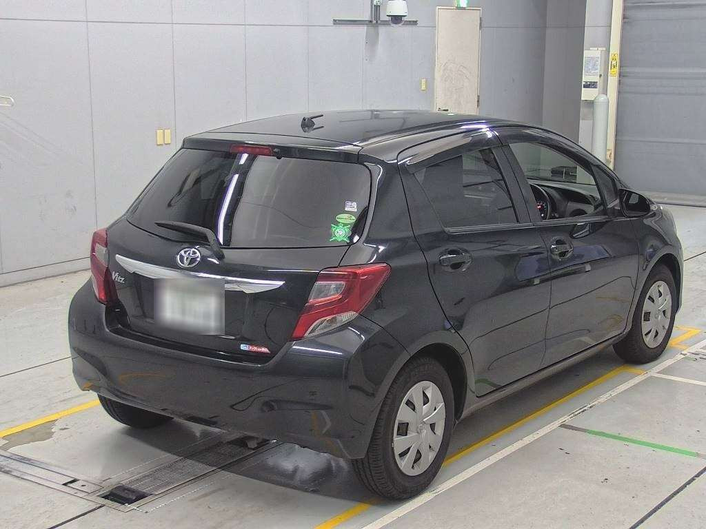 2015 Toyota Vitz NSP130[1]