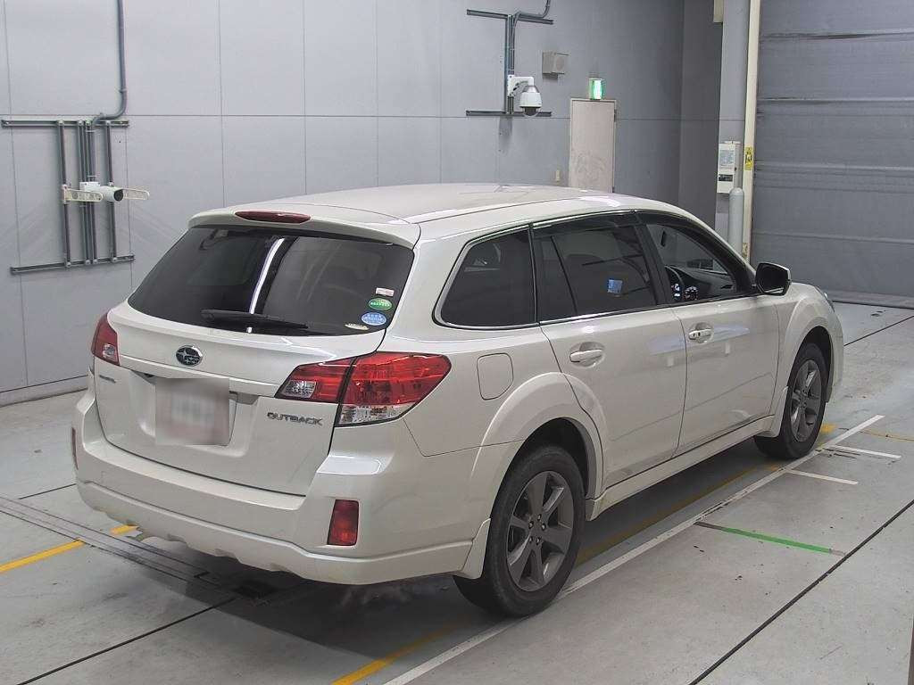 2014 Subaru Legacy Outback BRM[1]