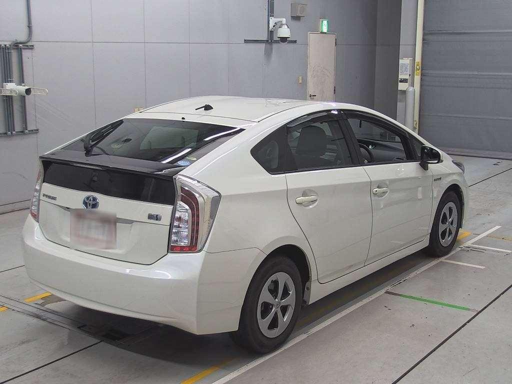 2015 Toyota Prius ZVW30[1]