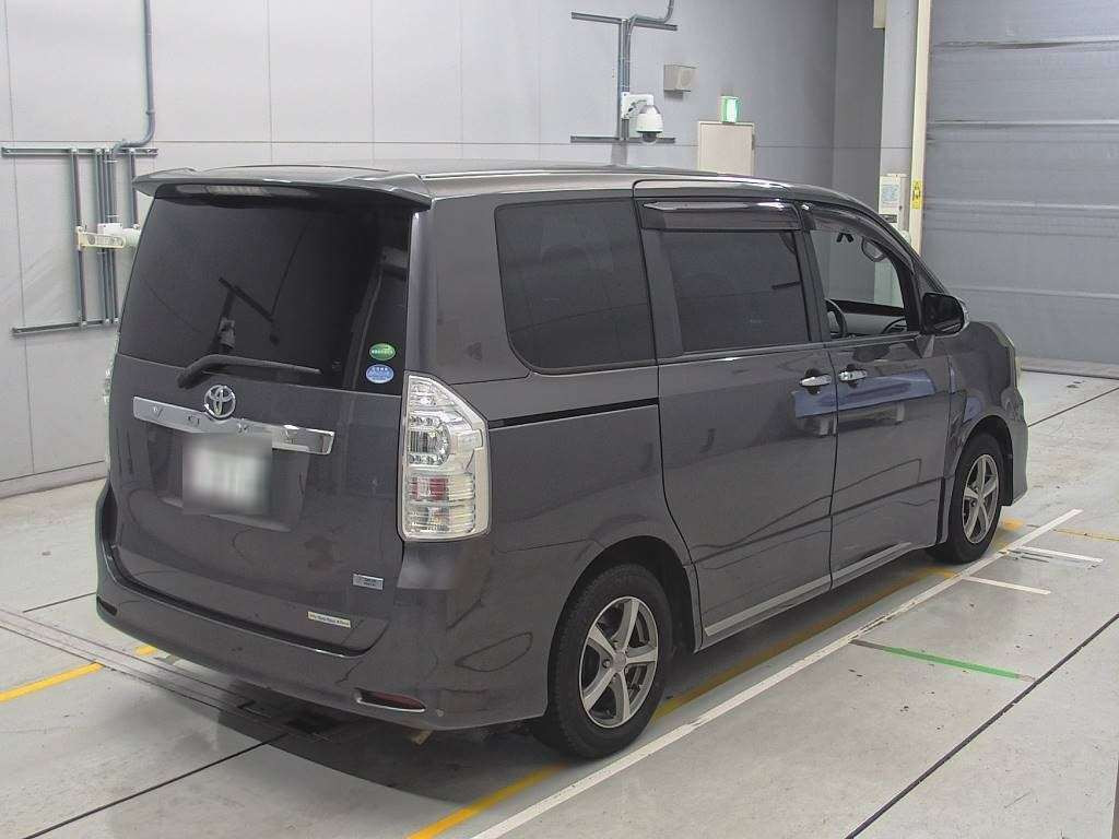 2012 Toyota Voxy ZRR70W[1]