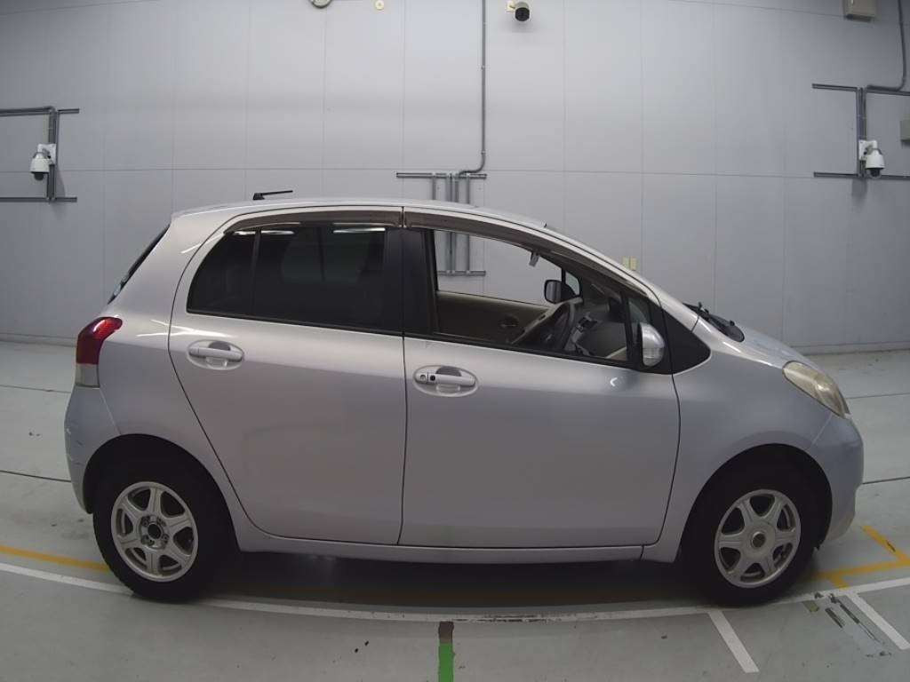 2010 Toyota Vitz KSP90[2]