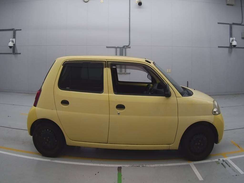 2011 Daihatsu Esse L235S[2]