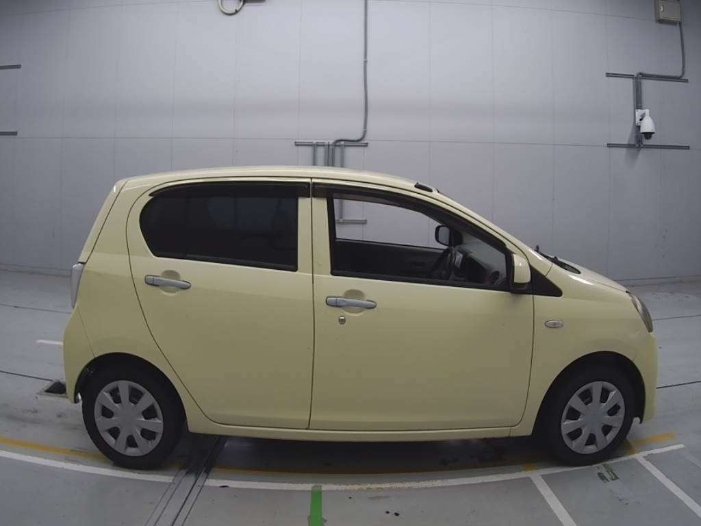 2012 Daihatsu Mira es LA300S[2]