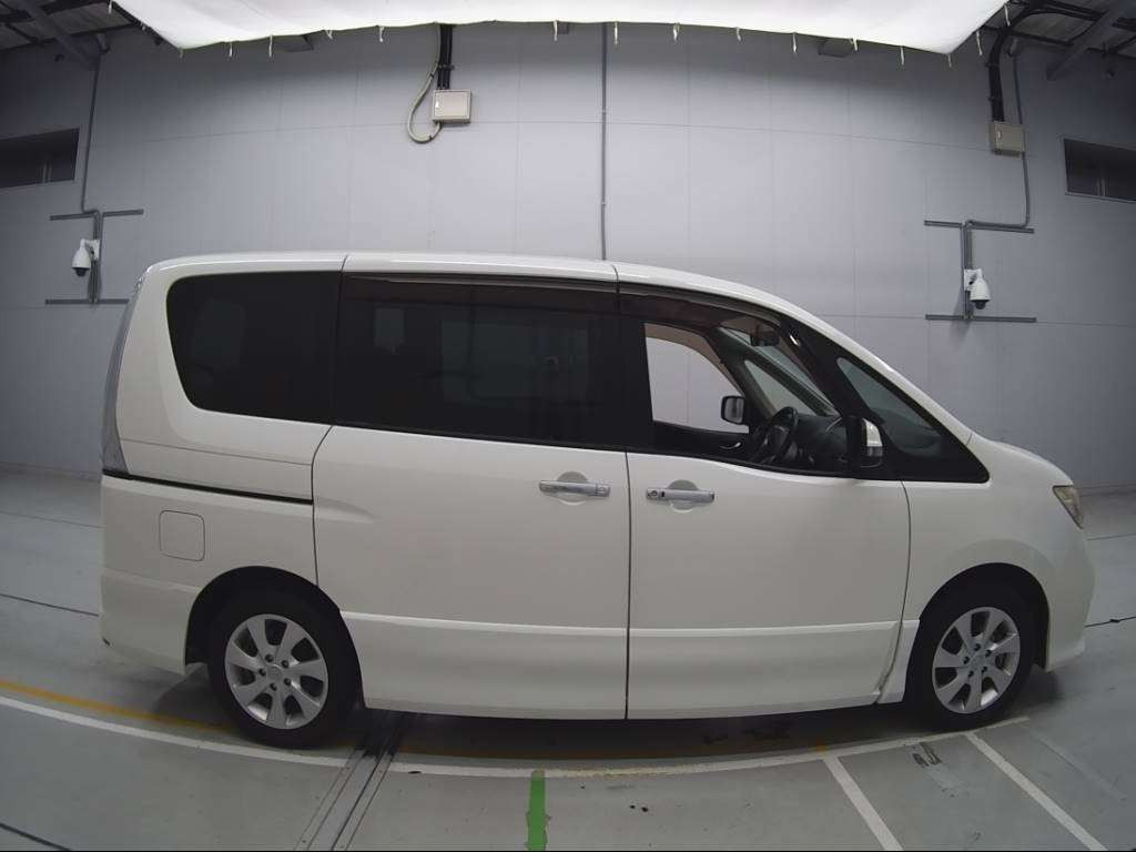 2011 Nissan Serena FC26[2]