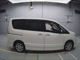 2011 Nissan Serena