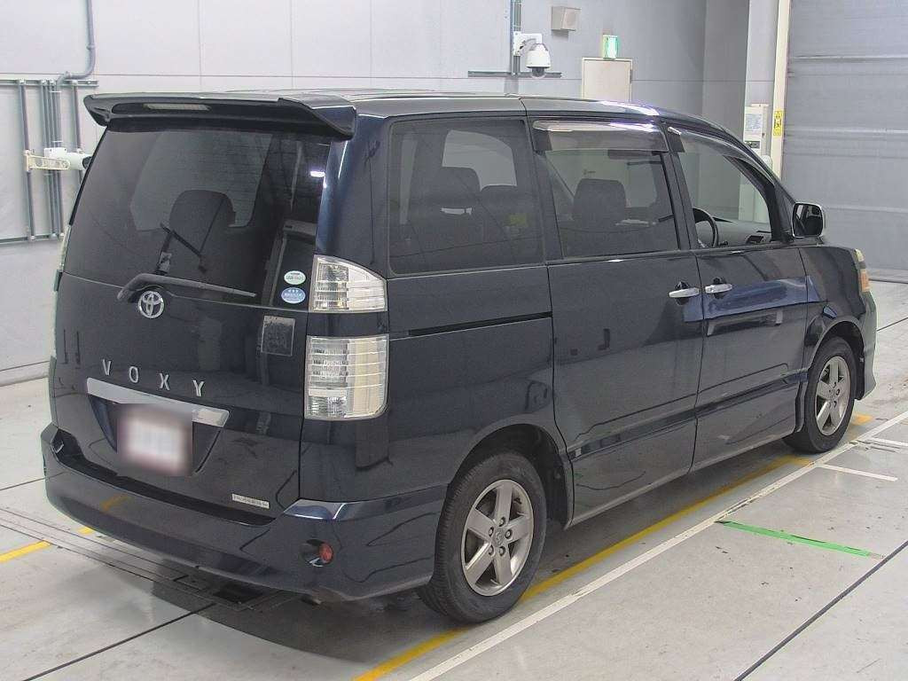 2005 Toyota Voxy AZR60G[1]