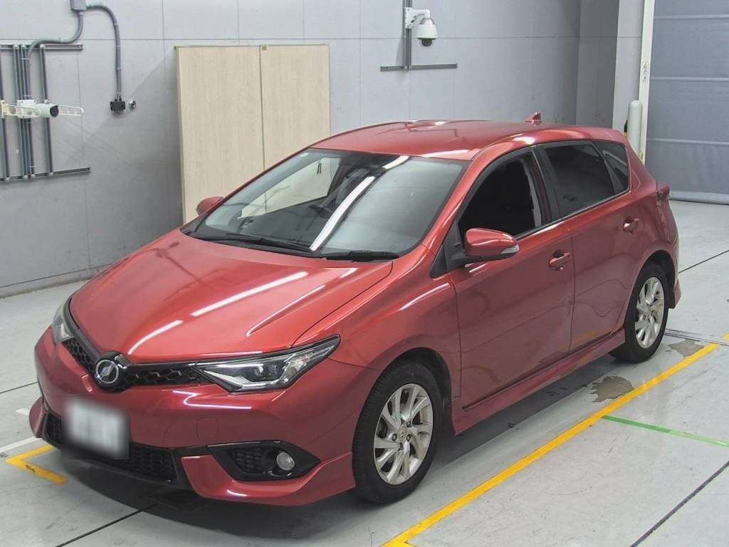 2015 Toyota Auris ZRE186H[0]