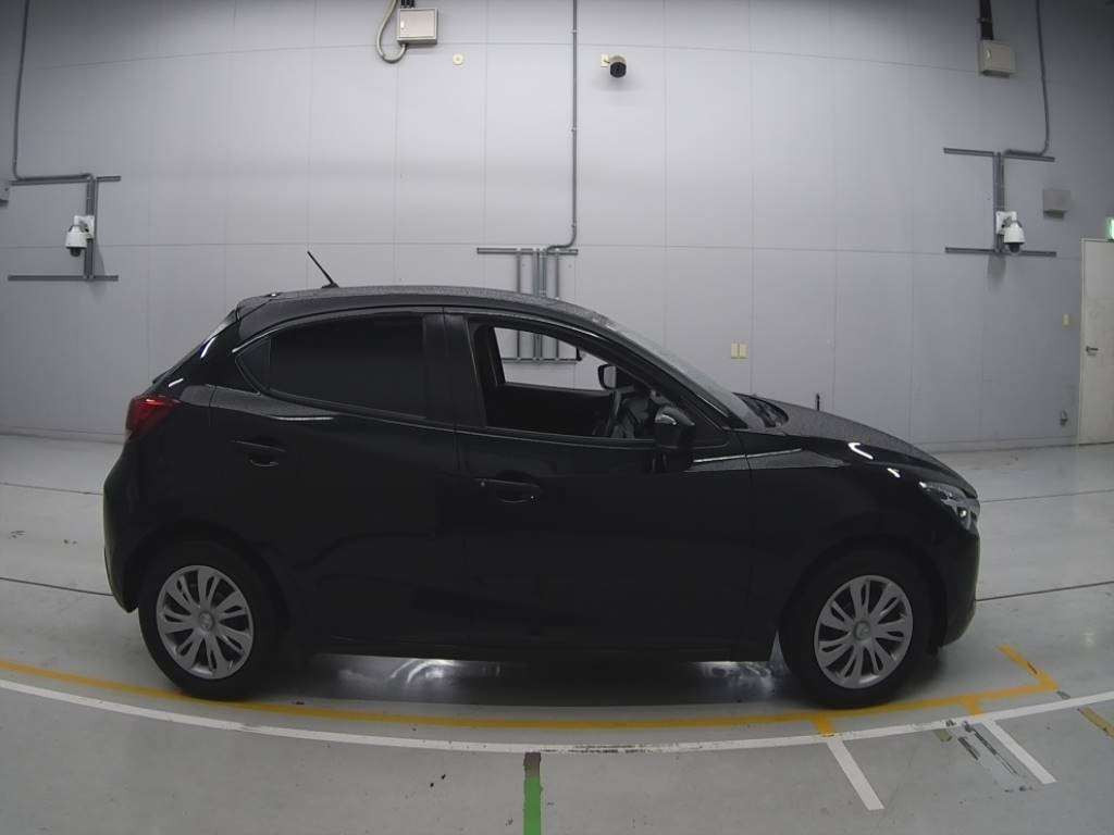 2016 Mazda Demio DJ3FS[2]