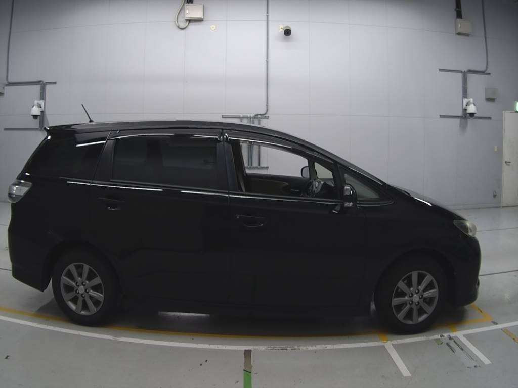 2012 Toyota Wish ZGE20G[2]