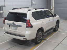 2023 Toyota Land Cruiser Prado