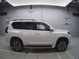 2023 Toyota Land Cruiser Prado