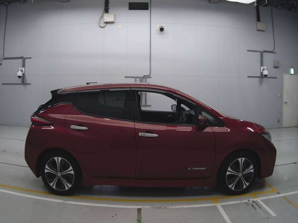 2018 Nissan Leaf ZE1[2]