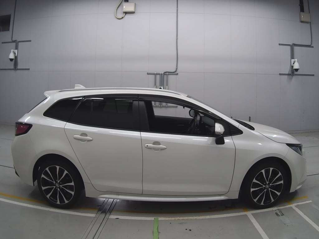 2020 Toyota Corolla Touring Wagon MZEA12W[2]