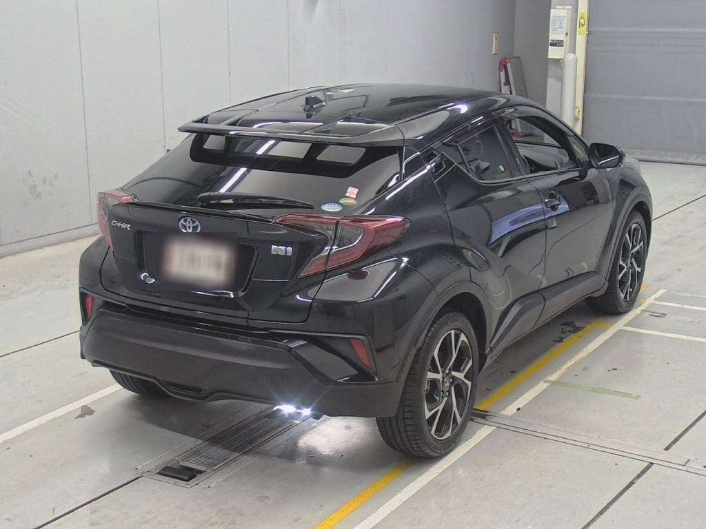 2018 Toyota C-HR ZYX10[1]