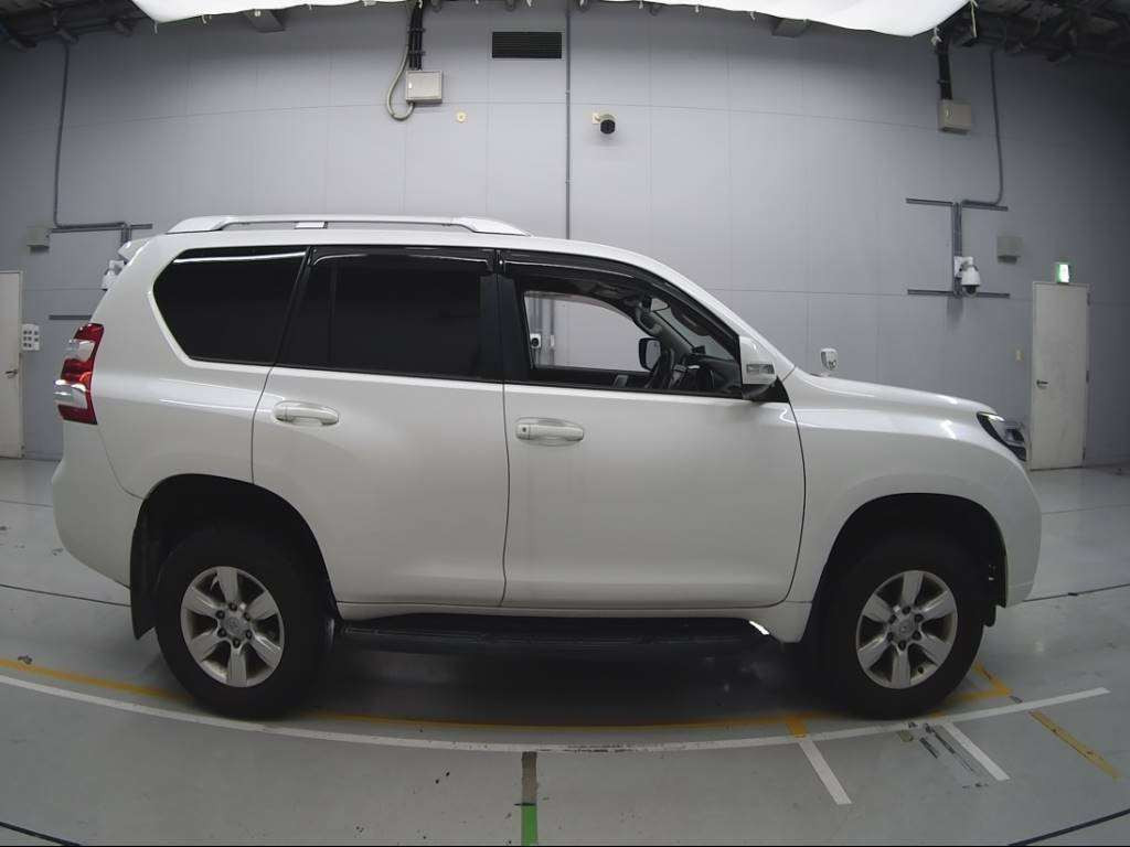 2014 Toyota Land Cruiser Prado TRJ150W[2]