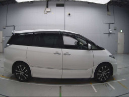 2015 Toyota Estima