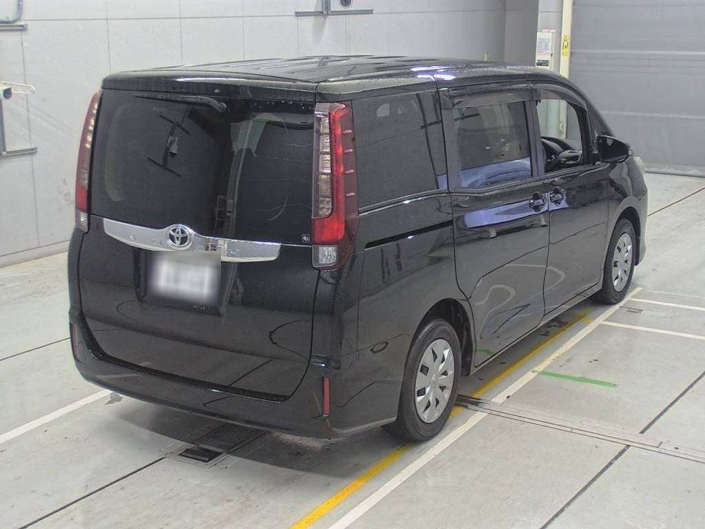 2016 Toyota Noah ZRR80G[1]