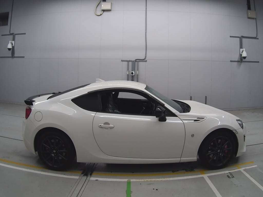 2017 Toyota 86 ZN6[2]