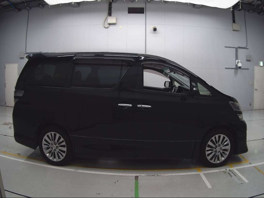 2013 Toyota Vellfire ANH20W[2]