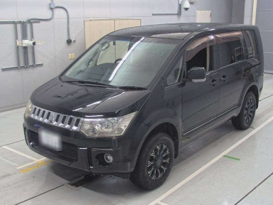 2012 Mitsubishi Delica D5