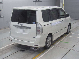 2012 Toyota Noah