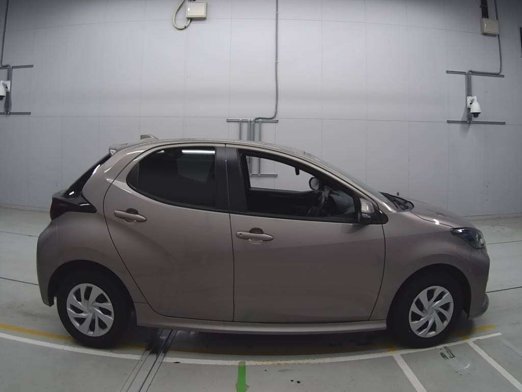 2021 Toyota YARIS KSP210[2]