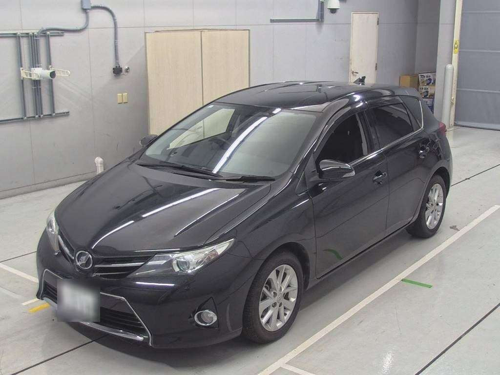 2014 Toyota Auris NZE181H[0]