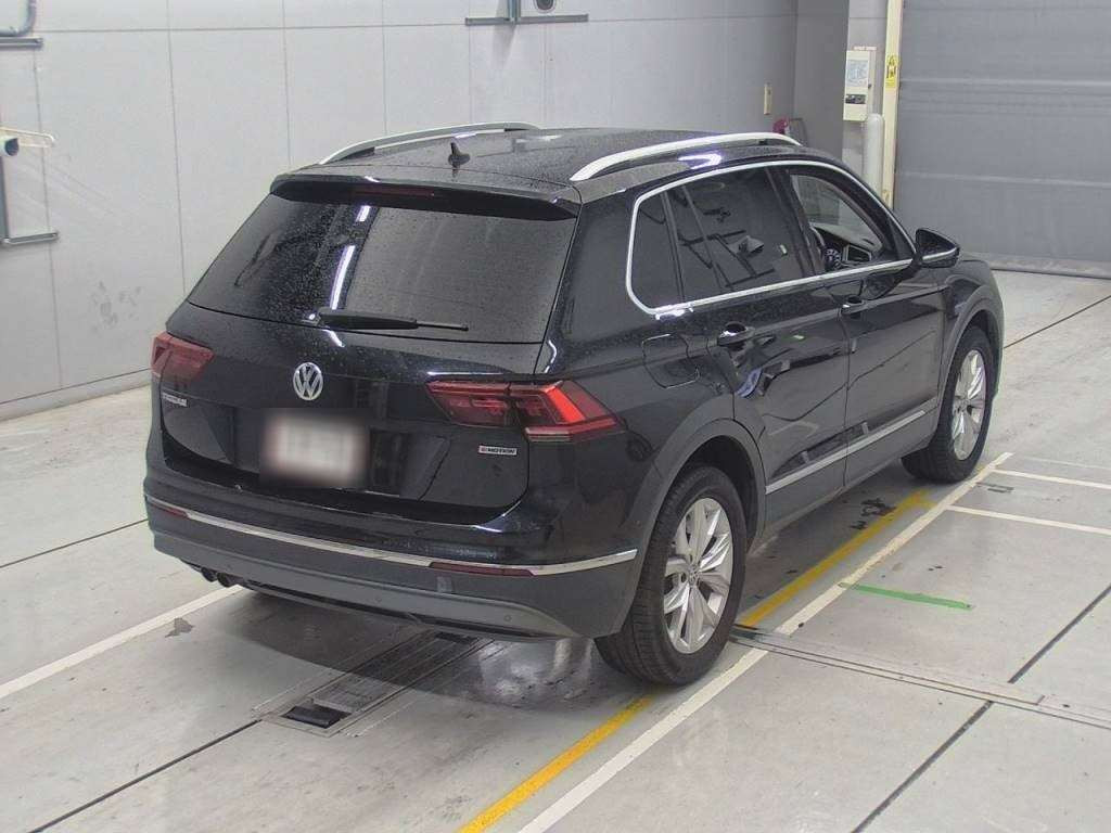 2018 Volkswagen Tiguan 5NDFGF[1]