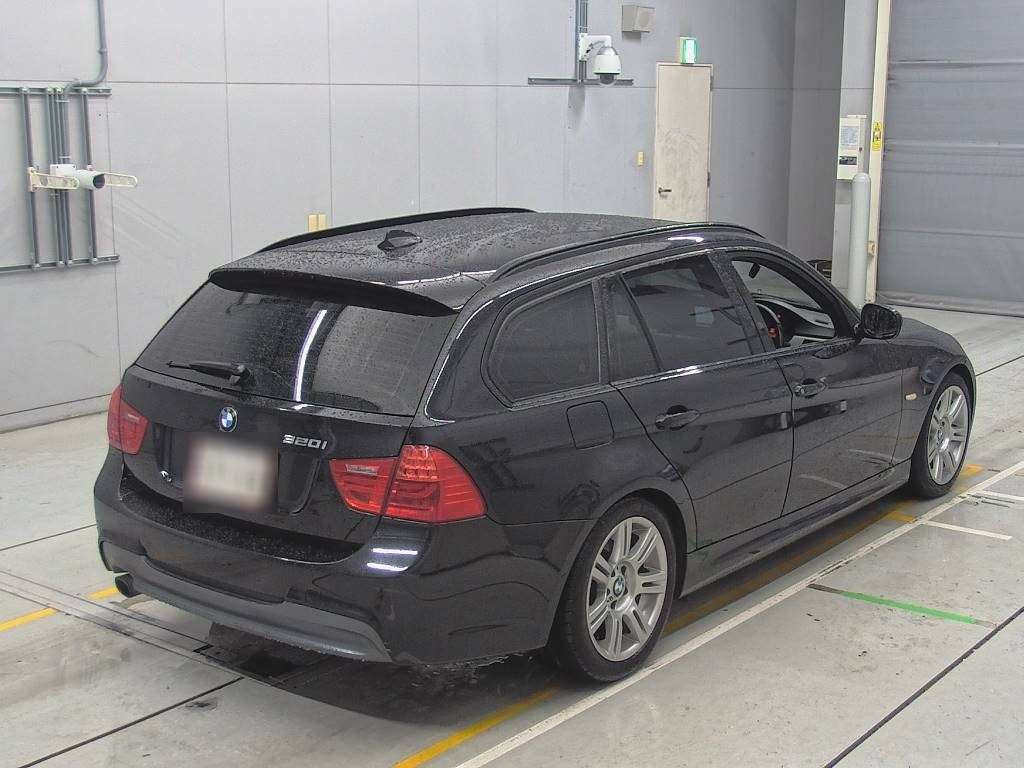 2011 BMW 3 Series US20[1]