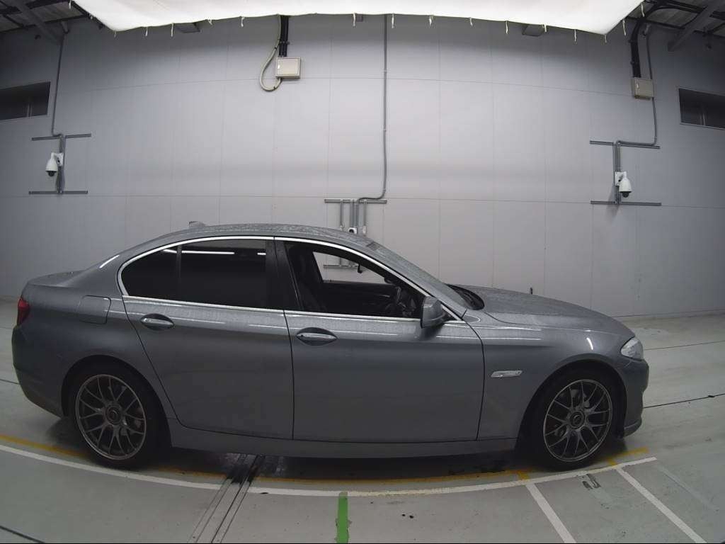 2012 BMW 5 Series XG28[2]