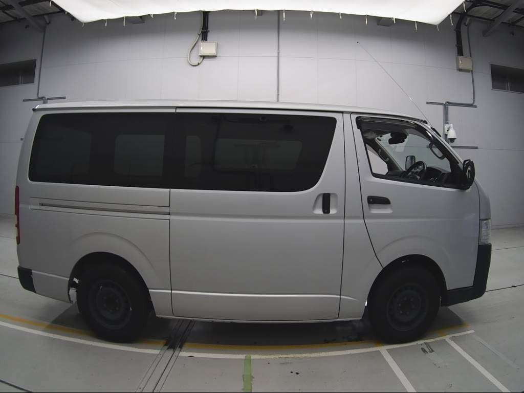 2019 Toyota Hiace Van TRH200V[2]