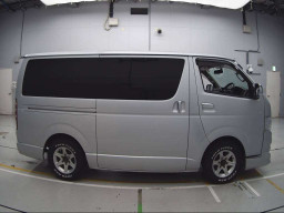 2010 Toyota Regiusace Van