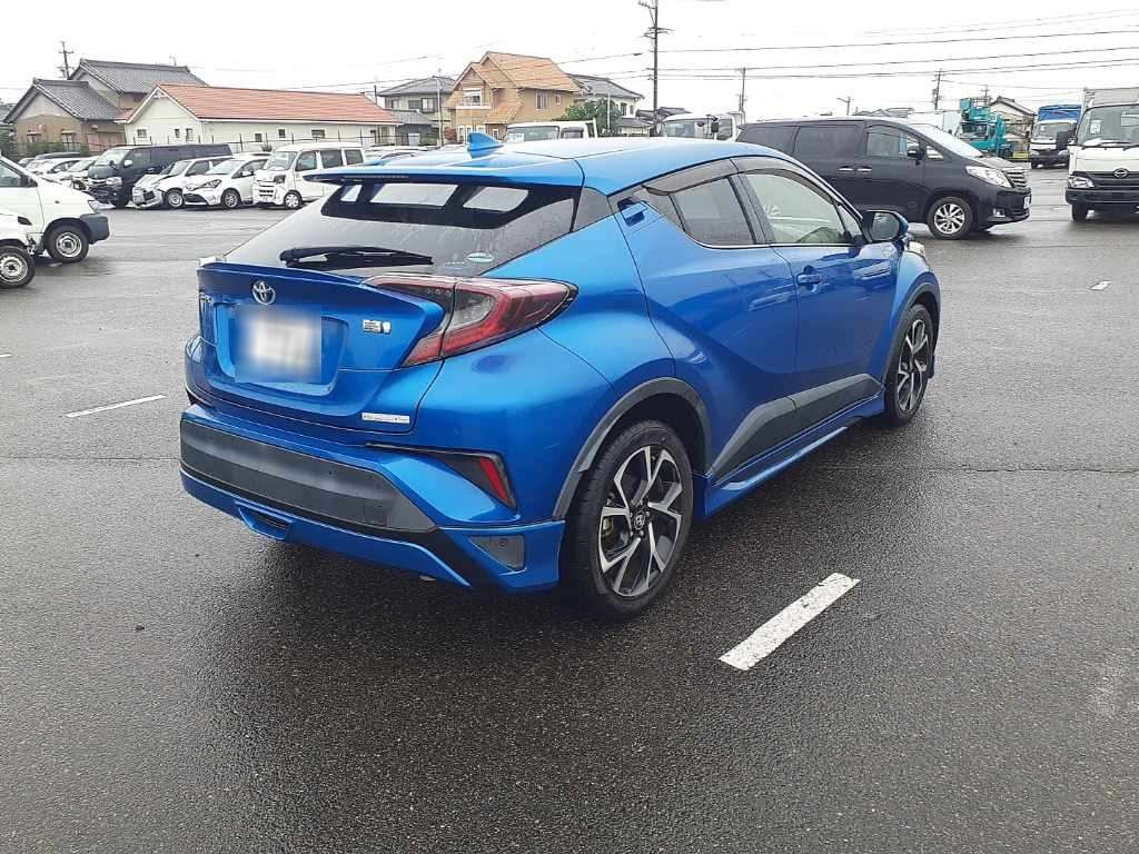 2017 Toyota C-HR ZYX10[1]