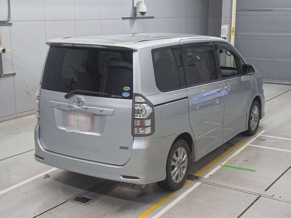 2012 Toyota Voxy ZRR70W[1]