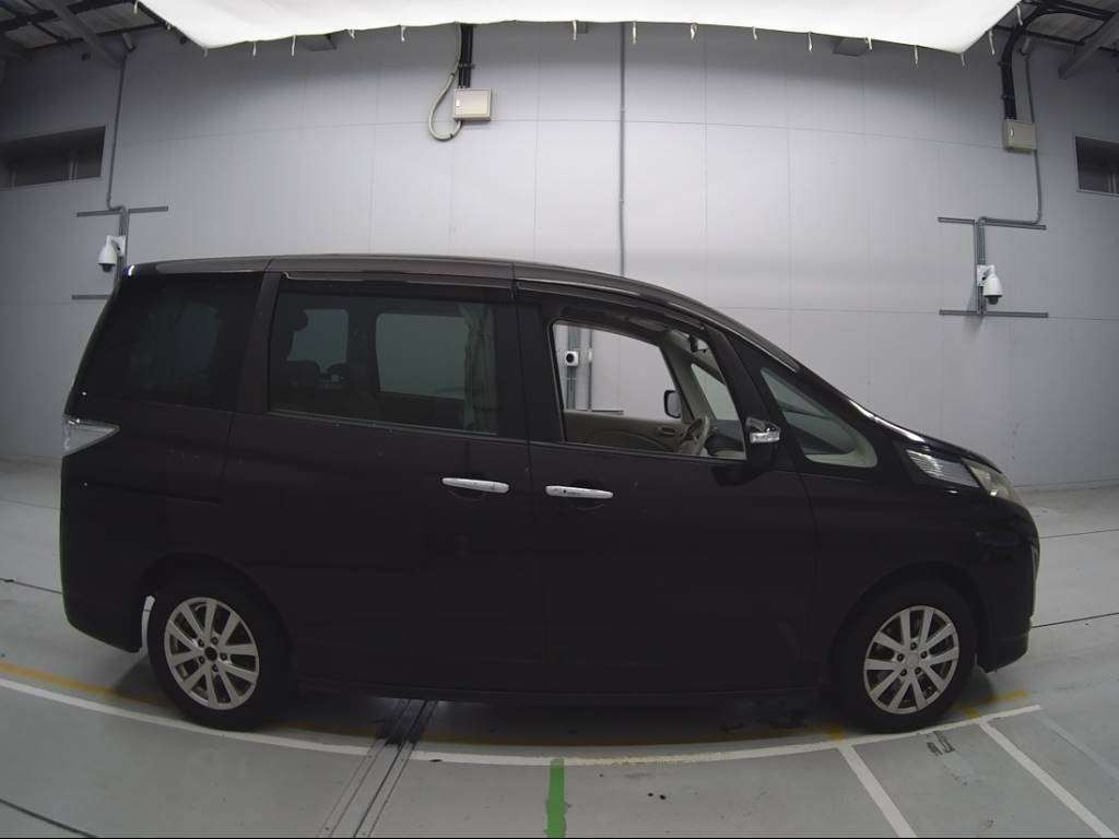 2010 Mazda Biante CCEFW[2]