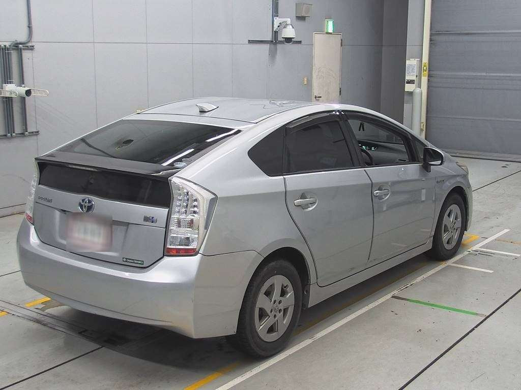 2010 Toyota Prius ZVW30[1]